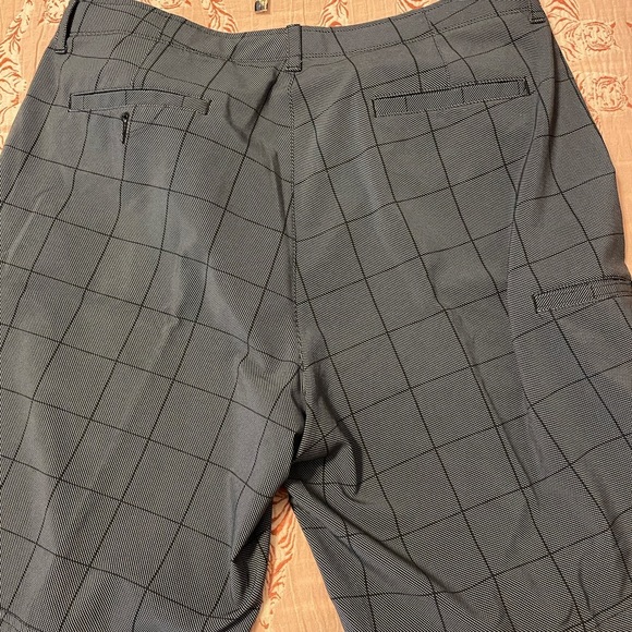 Pga TOUR- Men's Size 38 Performance Golf Shorts Gray/Black - Picture 4 of 5